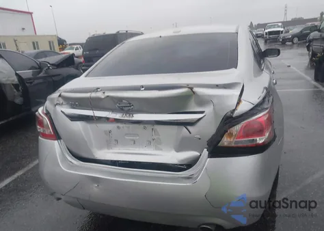 2015 Nissan Altima 2.5/2.5 S/2.5 Sl/2.5 Sv z USA, uszkodzony, nr VIN 1N4AL3AP3FC232470